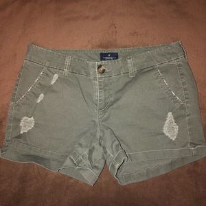 American Eagle army green short